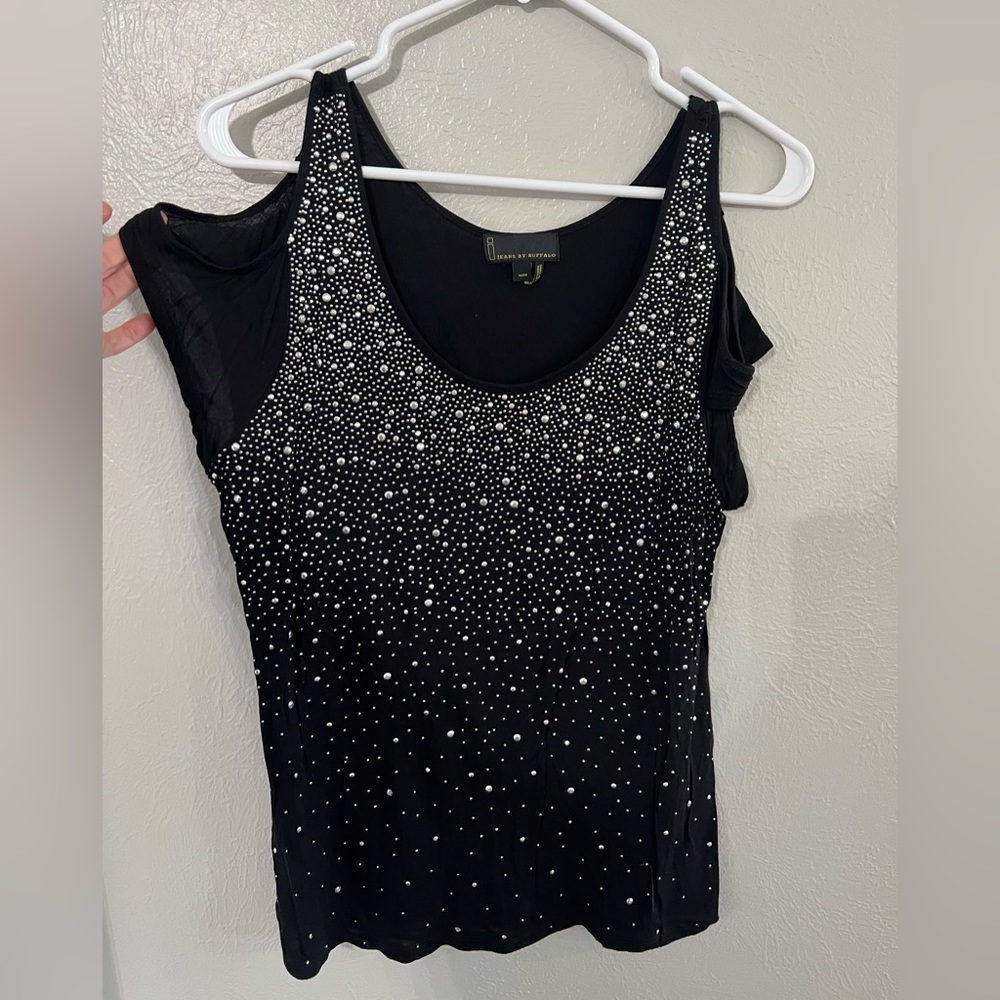 Cold shoulder shirt